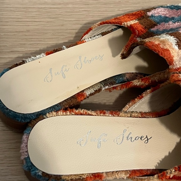 Colorful Patterned Slip-On Shoes - Picture 3 of 4